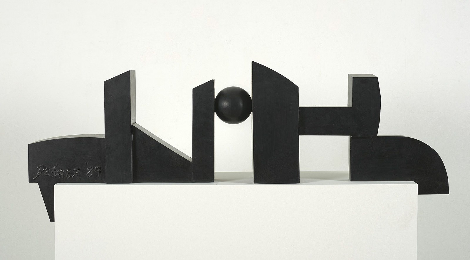 Dorothy Dehner, Balancing, 1989
Painted black steel, 49 1/2 x 17 x 6 in. (125.7 x 43.2 x 15.2 cm)
DEH-00001