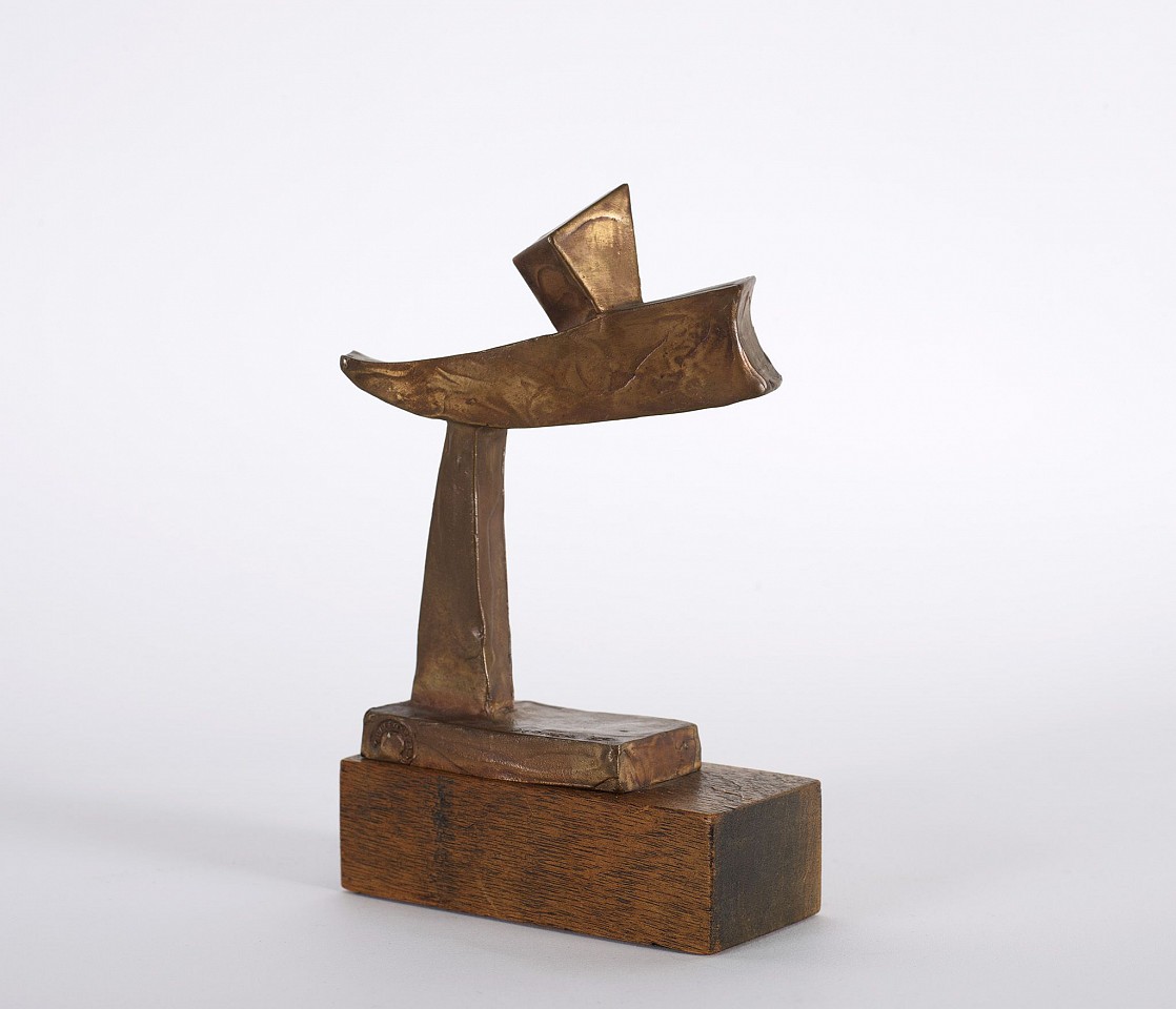 Dorothy Dehner, Perch, 1969
Bronze on wood base, 6 3/4 x 4 2/1 x 4 in. (17.1 x 15.2 x 10.2 cm)
DEH-00070